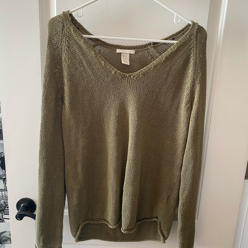 h&m olive green medium v neck sweater